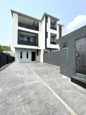 5bdrm Duplex in Lekki Phase 1 for sale