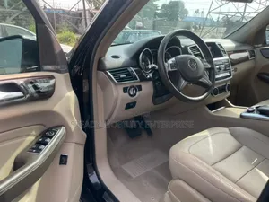 Mercedes-Benz M Class ML350 4MATIC 4dr SUV AWD (3.5L 6cyl 7A) 2014