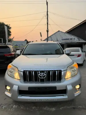Toyota Land Cruiser Prado 2010 Silver