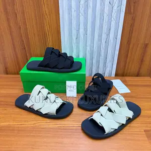High Quality Bottega Veneta Plat Slides In Intrecciato Elastic
