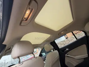 Mercedes-Benz GLA 250 2018 Blue