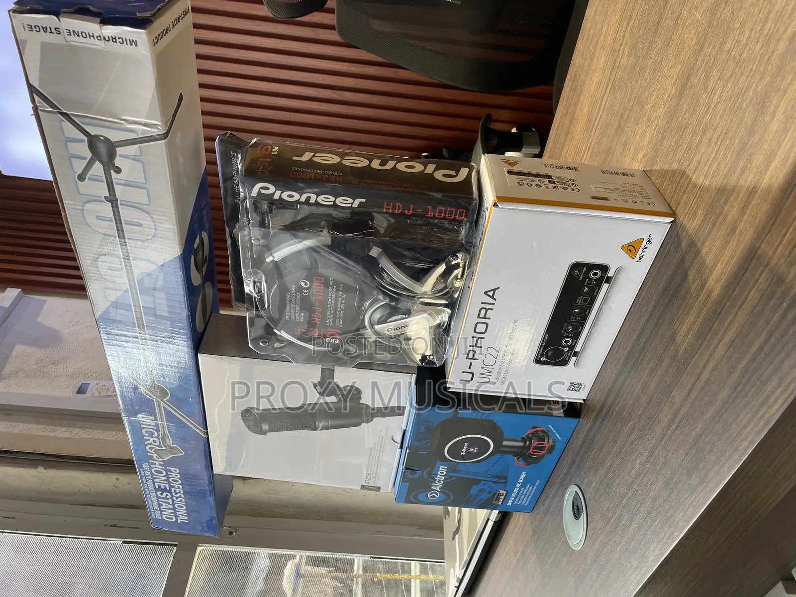 Audio Technica At2020 Studio Elite Bundle