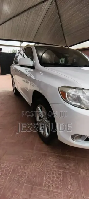 Toyota Highlander Limited 2010 White