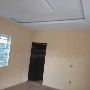 1bdrm Room & Parlour in Unity Estate, Elebu., Ibadan for rent
