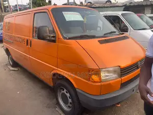 Volkswagen Transporter 2002 Orange