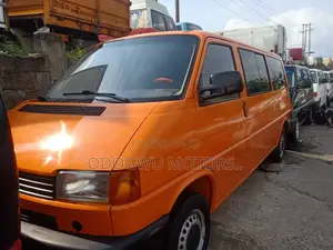 Volkswagen Transporter 2002 Orange