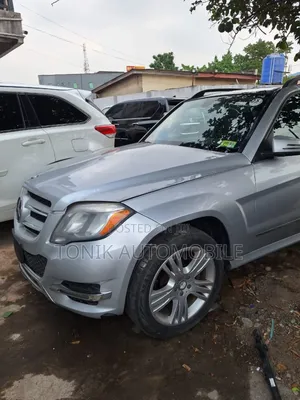 Mercedes-Benz GLK-Class Base GLK 350 4dr AWD 4MATIC (3.5L 6cyl 7A) 2015
