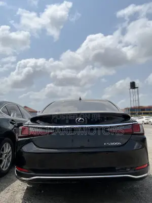 Lexus ES 300H Luxury FWD 2019 Black