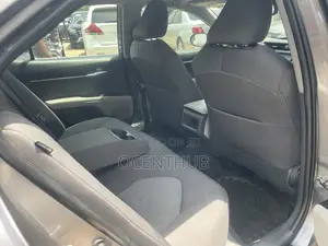 Toyota Camry LE (2.5L 4cyl 8A) 2019 Gray