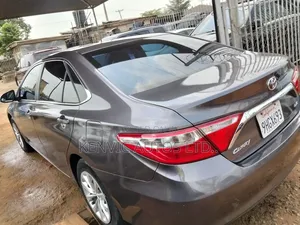 Toyota Camry LE 4dr Sedan (2.5L 4cyl 6A) 2015 Gray