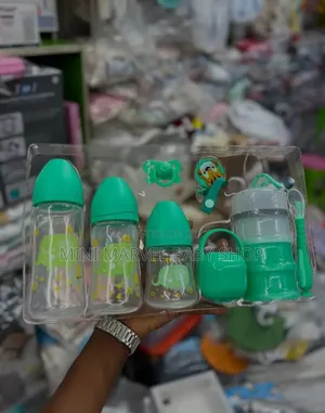 Baby Feeding Bottle Set With Milk Case