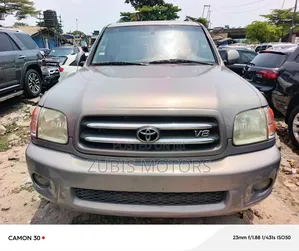 Toyota Sequoia 2004 Brown
