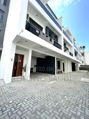 4bdrm Townhouse/Terrace in Ologolo for sale