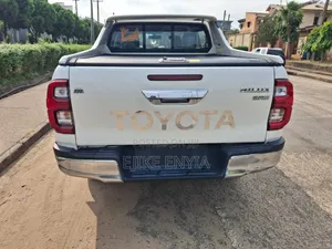 Toyota Hilux SR5 4x4 2019 White