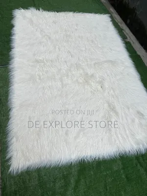 Fur Center Rug 5by7