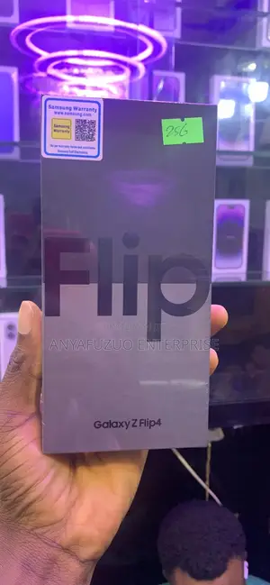 New Samsung Galaxy Z Flip4 256 GB Purple