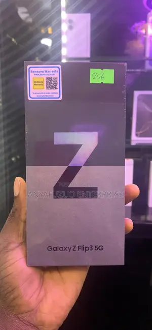 New Samsung Galaxy Z Flip3 5G 256 GB Black