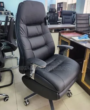Outstanding Quality Executive Office Swivel Chair