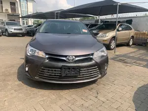 Toyota Camry LE 4dr Sedan (2.5L 4cyl 6A) 2017 Brown