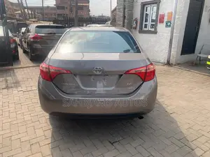 Toyota Corolla LE 4dr Sedan (1.8L 4cyl CVT) 2017 Brown