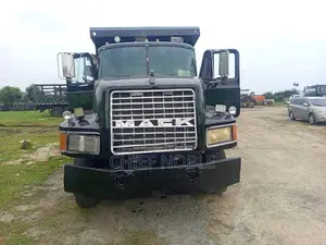 Mack Truck 2009 Black