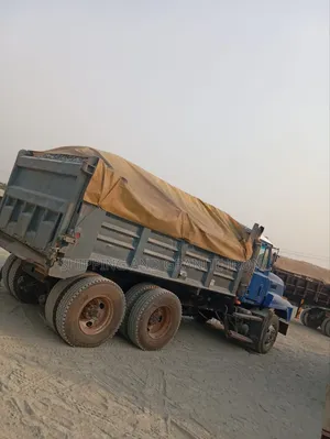 Premium Chipping and Granite for Construction Workers
