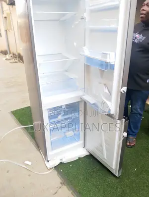 Hisense 264l Refrigerator With Large Freezer