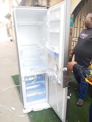 Hisense 264l Refrigerator With Bottom Freezer Compartment