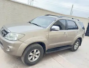 Toyota Fortuner 4.0 AWD 2007 Beige