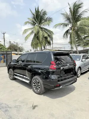 Toyota Land Cruiser Prado 2015 Black