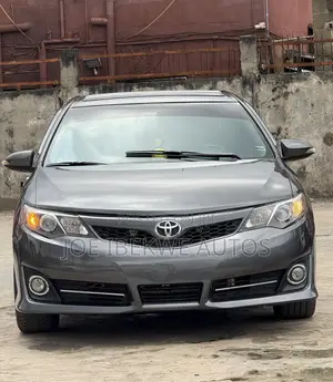 Toyota Camry SE 4dr Sedan (2.5L 4cyl 6A) 2013 Gray