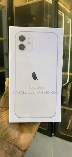 New Apple iPhone 11 128 GB White