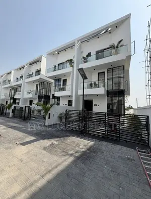 4bdrm Townhouse/Terrace in Ikota for sale