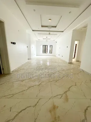 2bdrm Block of Flats in Nigeria Ghana School, Life Camp for sale