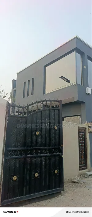 Mini Warehouse With Office Toilet