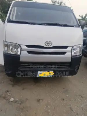 Toyota HiAce 2010 White