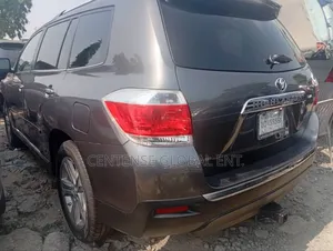 Toyota Highlander Limited 2012 Gray