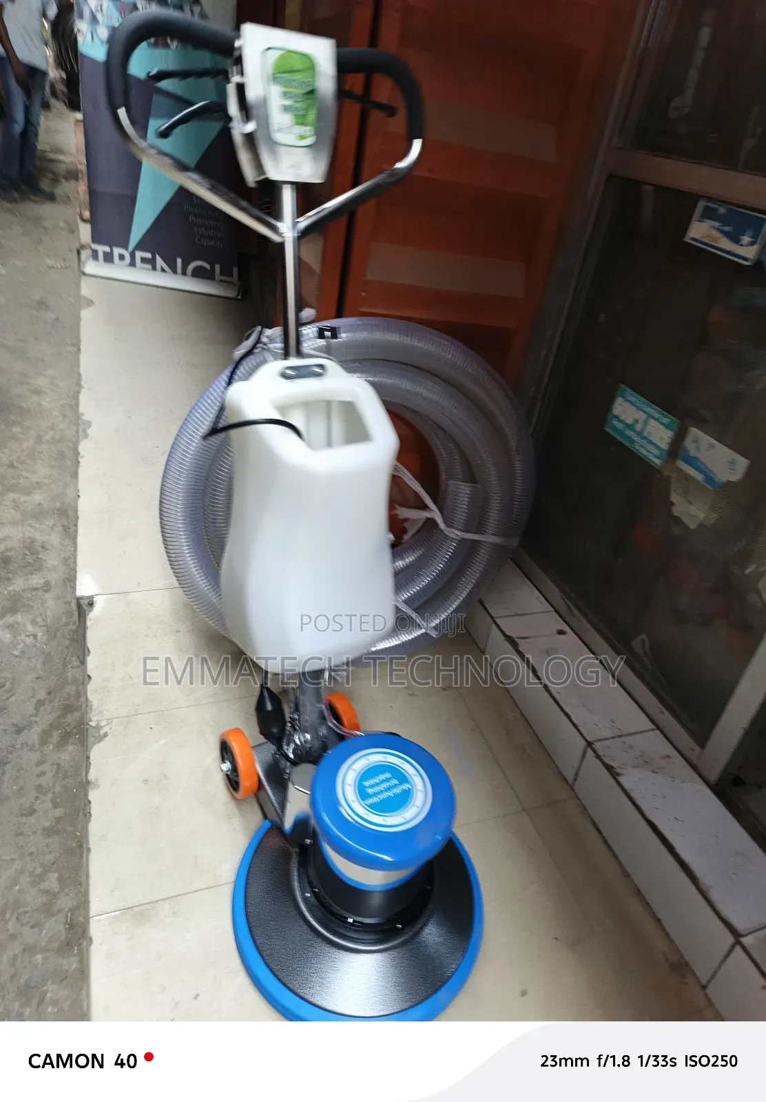 Vaco Scrubbing Machine