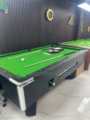 Everlast British Coin and Marble Snooker Board