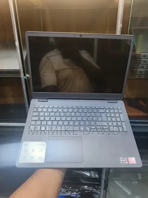Laptop Dell Inspiron 15 3555 8GB AMD Ryzen 5 SSD 256GB