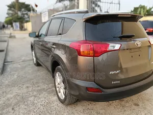Toyota RAV4 Limited 4dr SUV AWD (2.5L 4cyl 6A) 2014 Brown