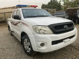Toyota Hilux 2010 White