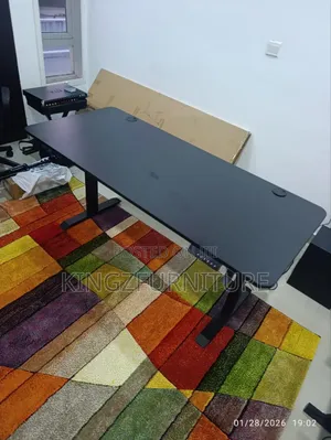 Black Electric Adjustable Standing Desk. 160x60 Cm