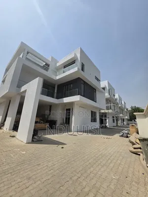 5bdrm Townhouse/Terrace in Maitama for sale