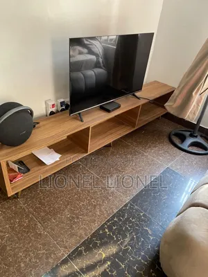 6 Fit Tv Stand