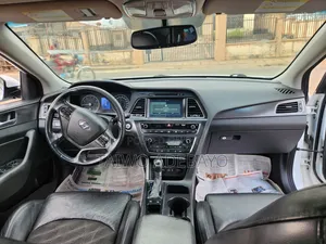 Hyundai Sonata Sport 2.0T 4dr Sedan (2.0L 4cyl Turbo 6A) 2015 White