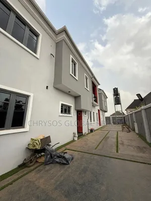 3bdrm Block of Flats in Okebadan Estate for rent