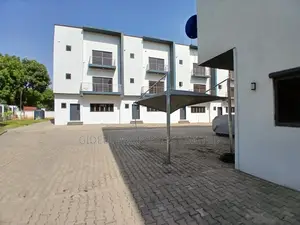 4bdrm Duplex in Life Camp for rent
