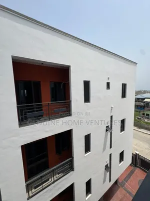 3bdrm Apartment in Jakande Lekki for sale