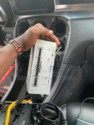Mercedes Benz 205 Radio System